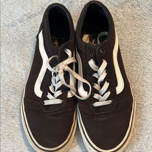 Vans Men's Black and White Sneakers